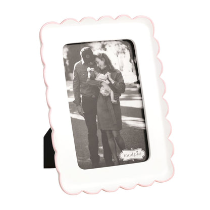 MP Scalloped Resin Frame