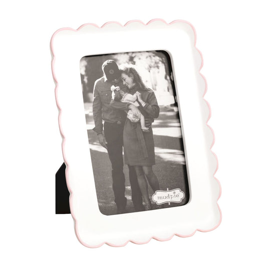 MP Scalloped Resin Frame