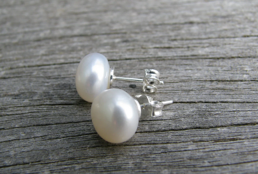 GG Pearl On 925 Sterling Silver Stud Earrings