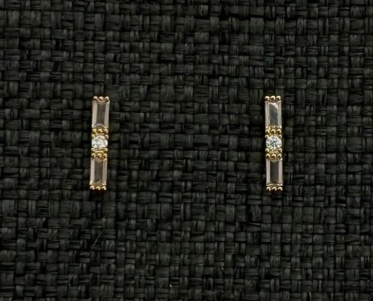 GG Curve With a Screw Closure Stud